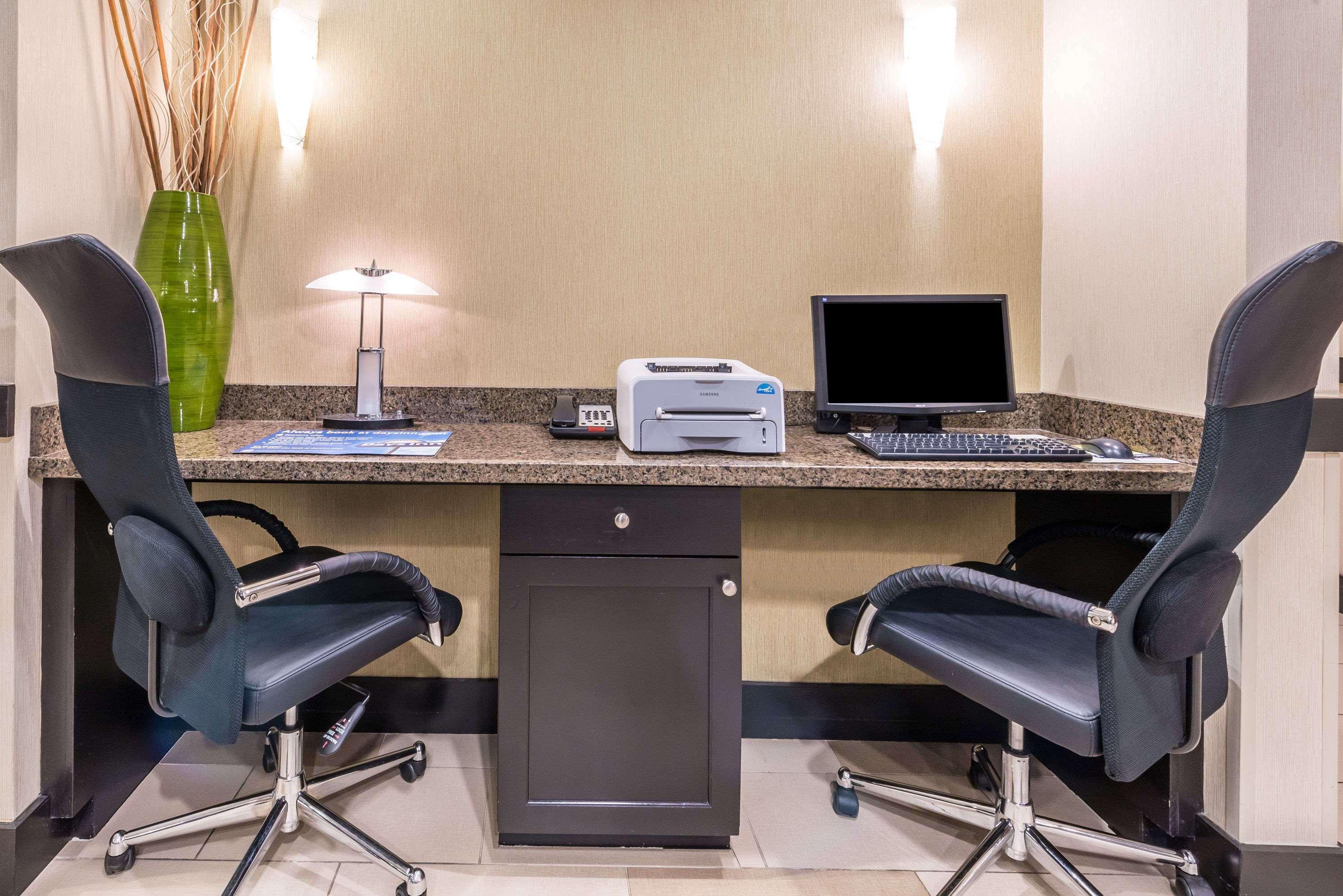 Days Inn & Suites By Wyndham Mineral Wells Zewnętrze zdjęcie
