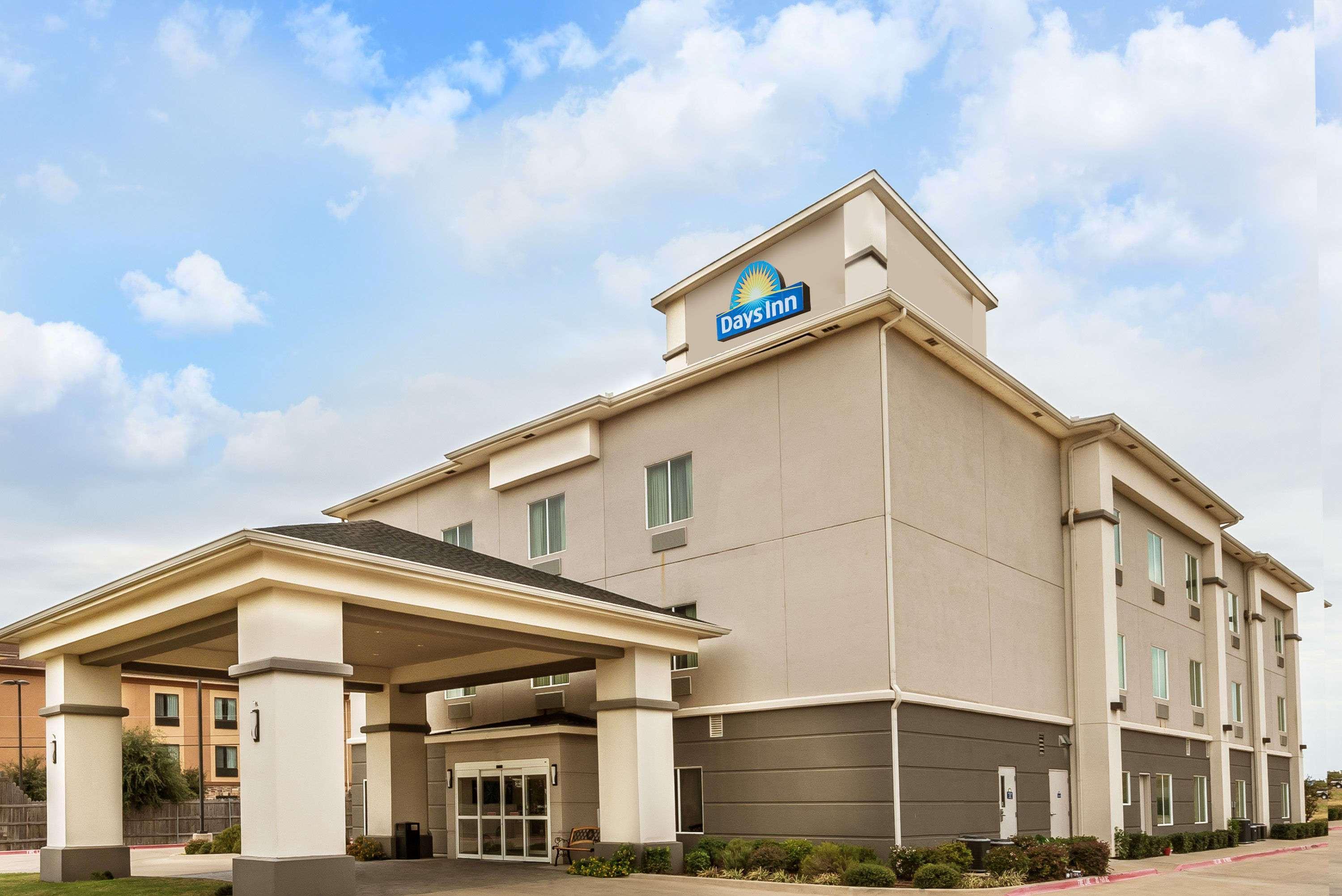 Days Inn & Suites By Wyndham Mineral Wells Zewnętrze zdjęcie