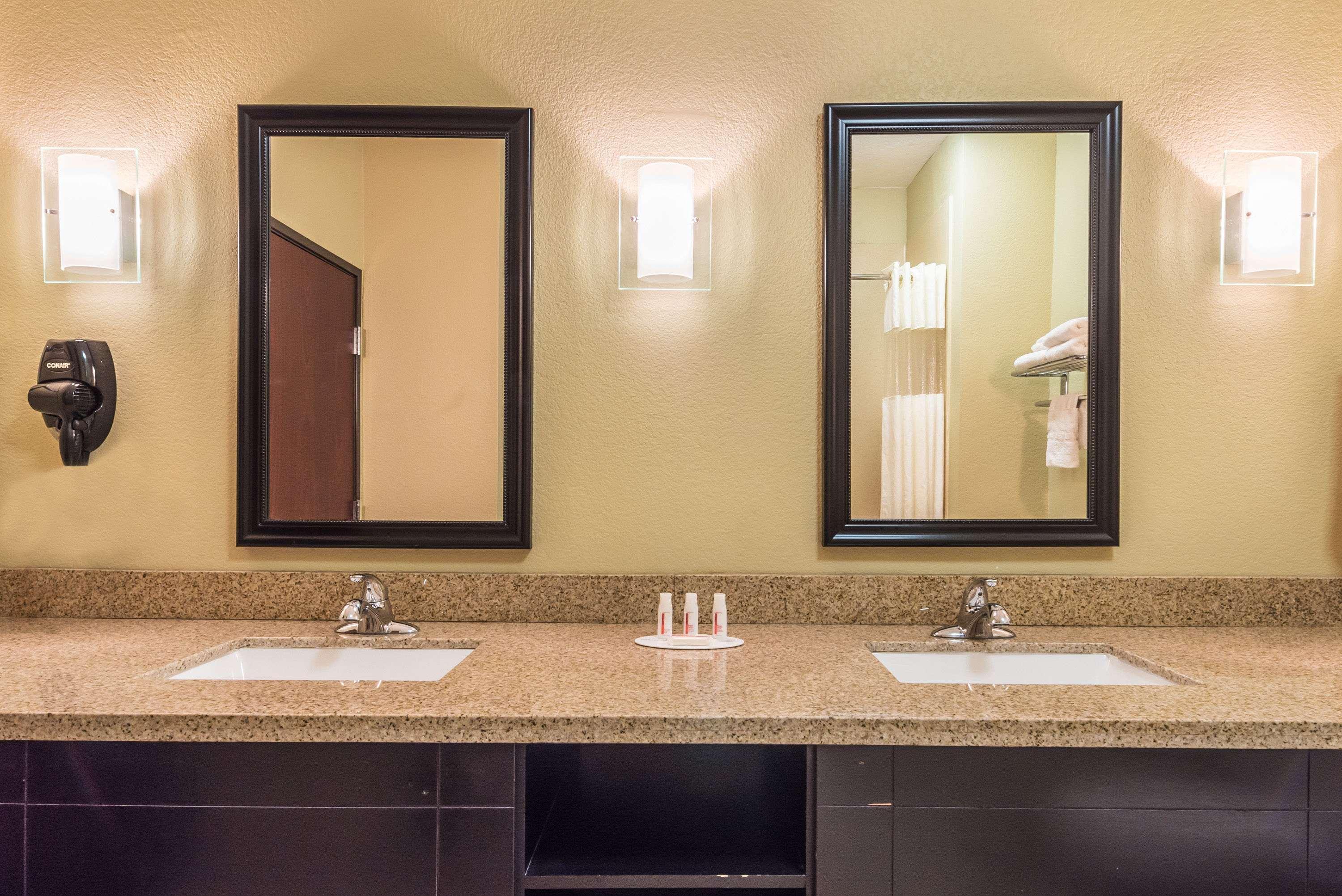 Days Inn & Suites By Wyndham Mineral Wells Zewnętrze zdjęcie