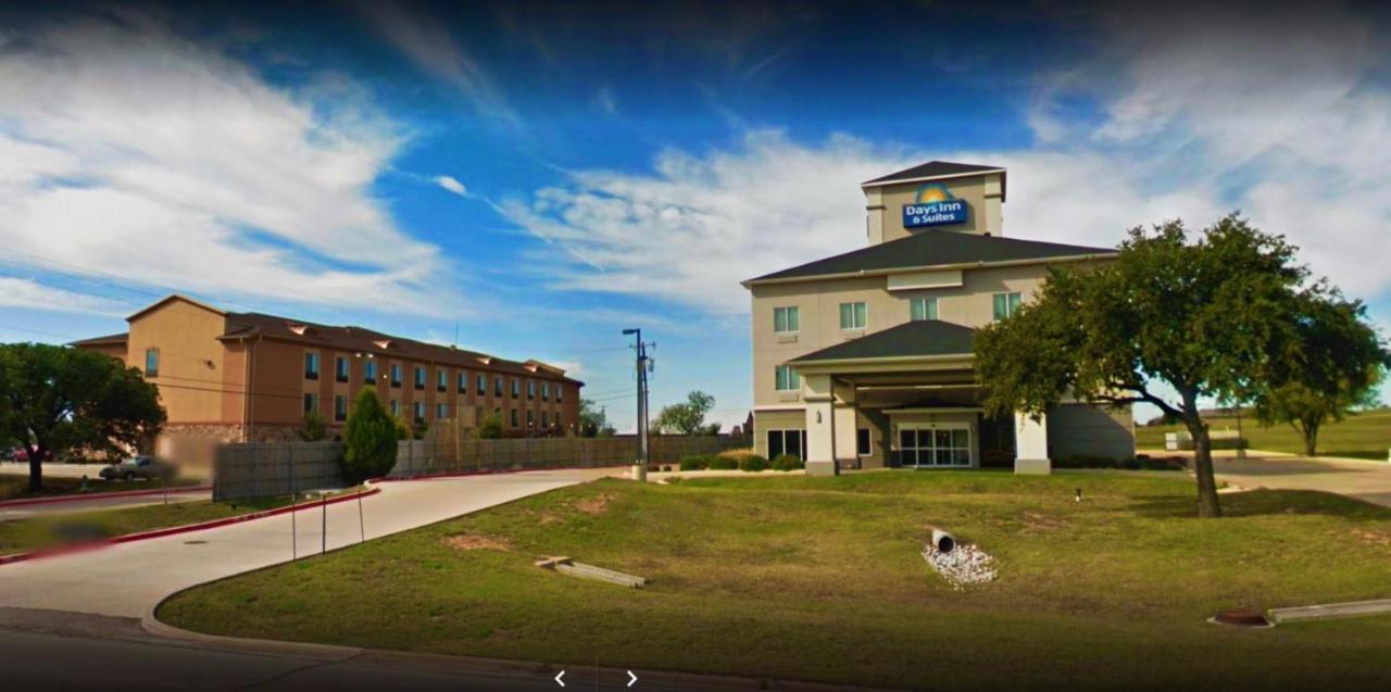 Days Inn & Suites By Wyndham Mineral Wells Zewnętrze zdjęcie